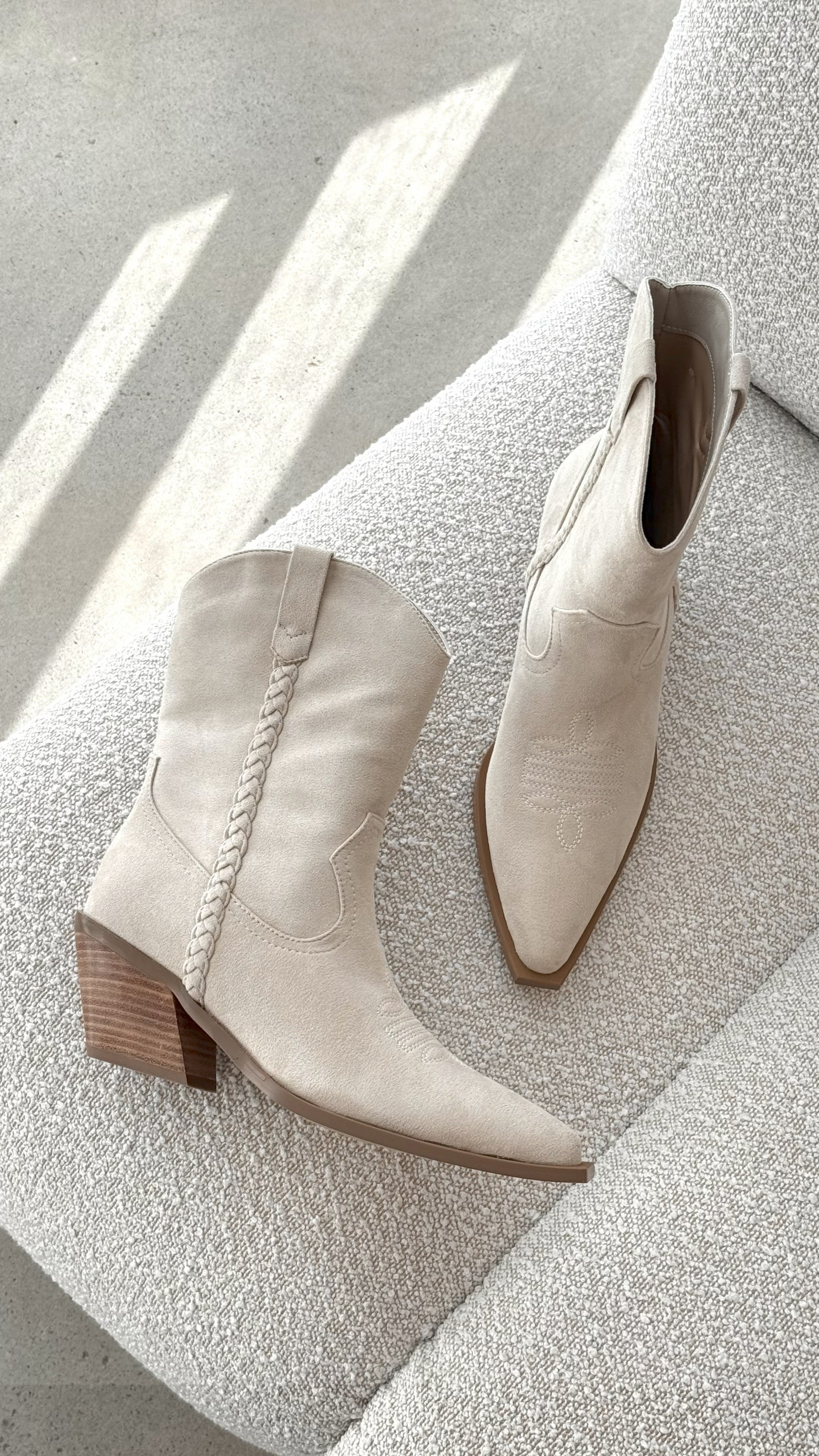 Ellenora Boot
