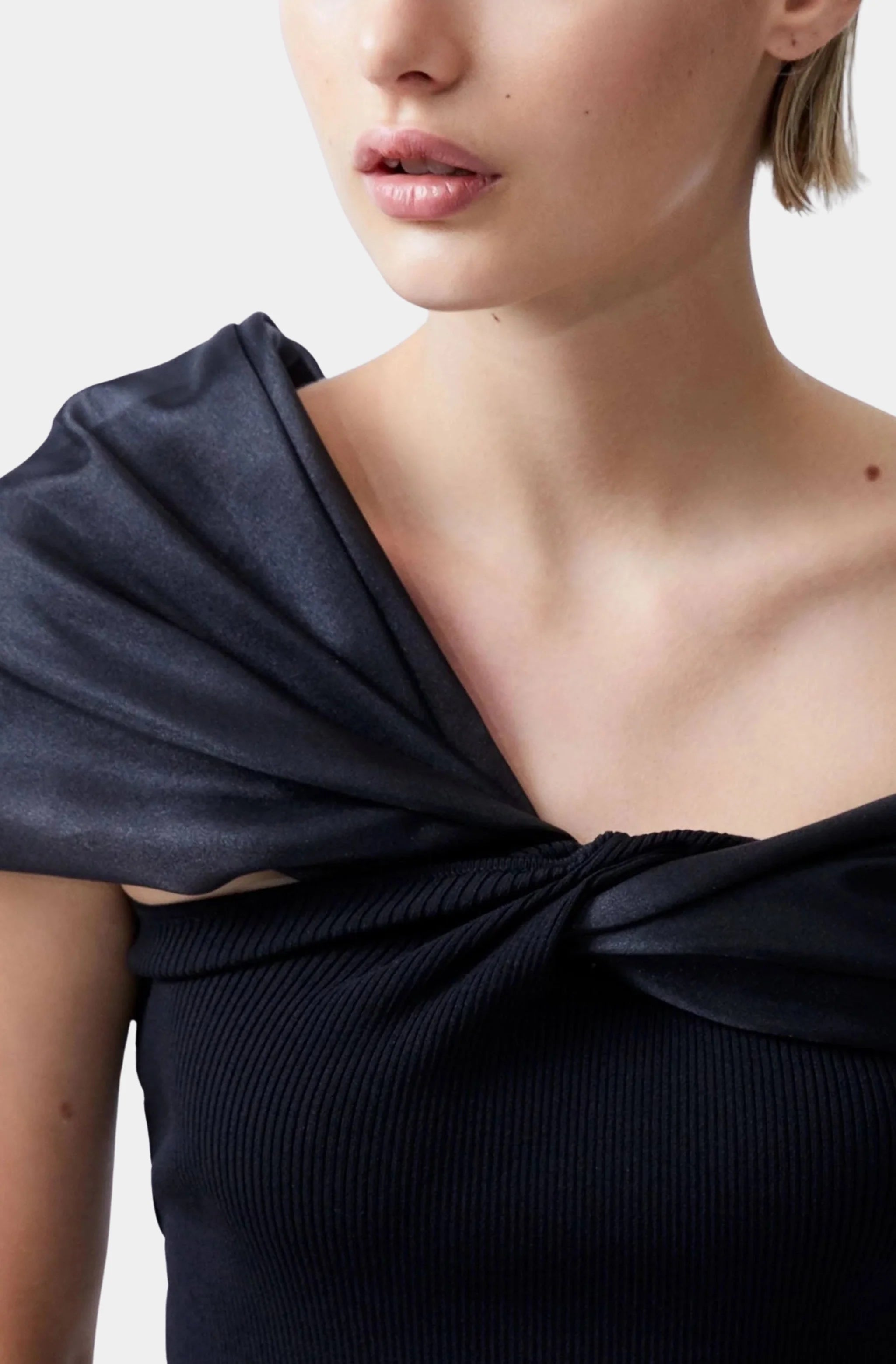 Noelani Asymmetrical Top