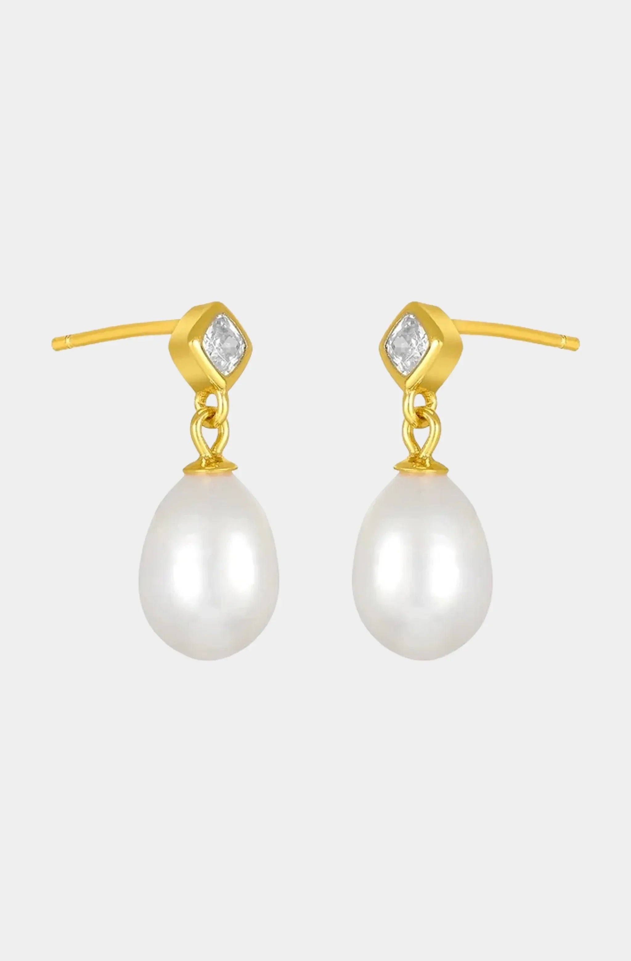 Mae Pearl Stud Earring